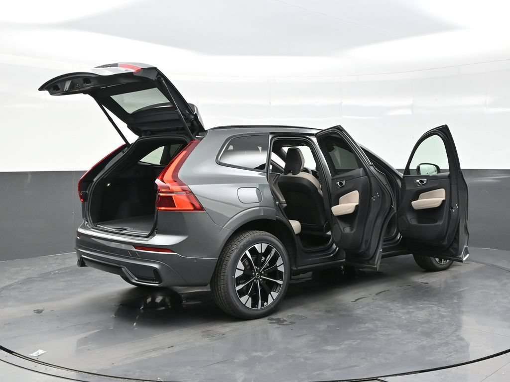 New 2026 Volvo XC60 B5 Plus w/ Climate Package AWD/4WD image 42