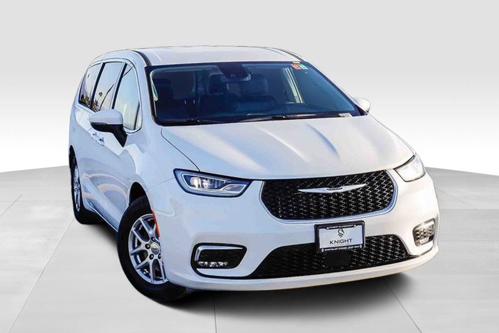 Used 2023 Chrysler Pacifica Touring-L FWD video 2