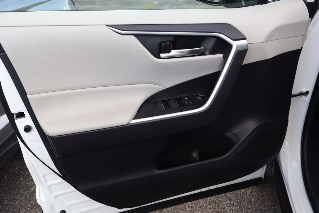 Used 2024 Toyota RAV4 XLE Premium FWD image 18