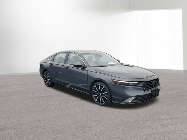 Used 2023 Honda Accord Touring image 2
