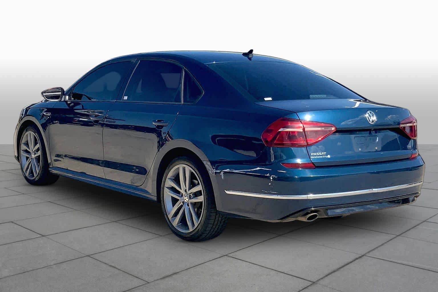 Used 2018 Volkswagen Passat 2.0T R-Line FWD image 12