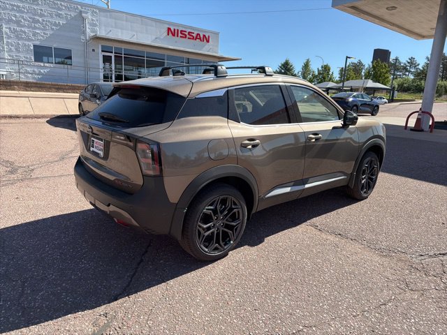 New 2026 Nissan Kicks SR AWD/4WD image 6