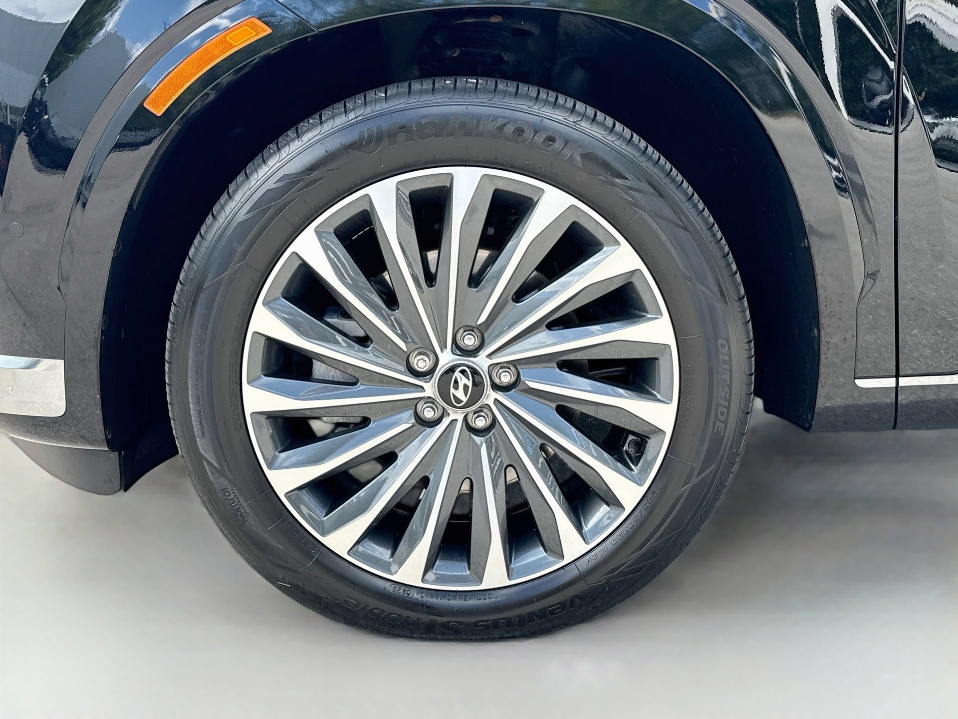 Used 2025 Hyundai Palisade Calligraphy FWD image 45