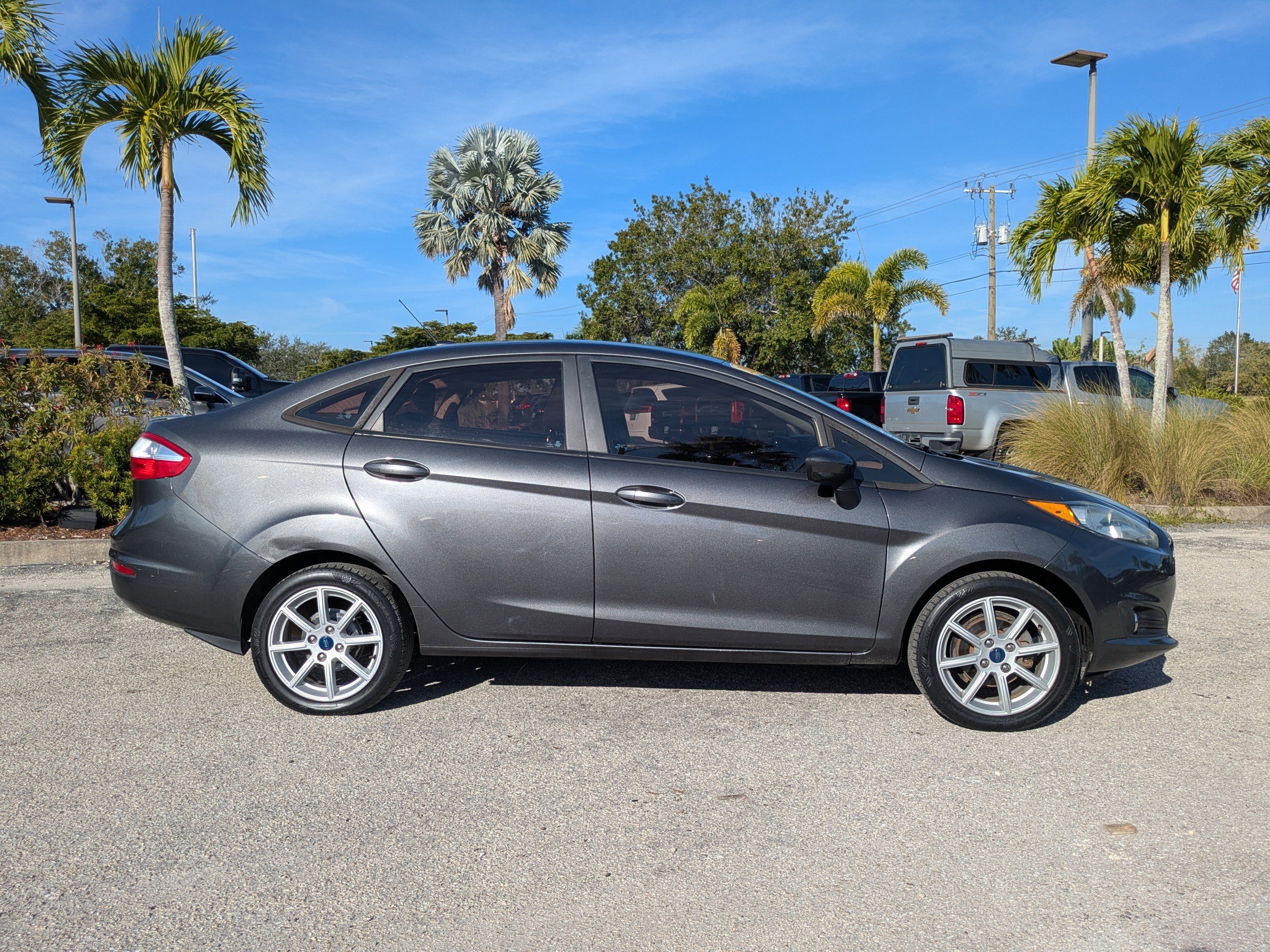 Used 2019 Ford Fiesta SE w/ Equipment Group 201A image 3