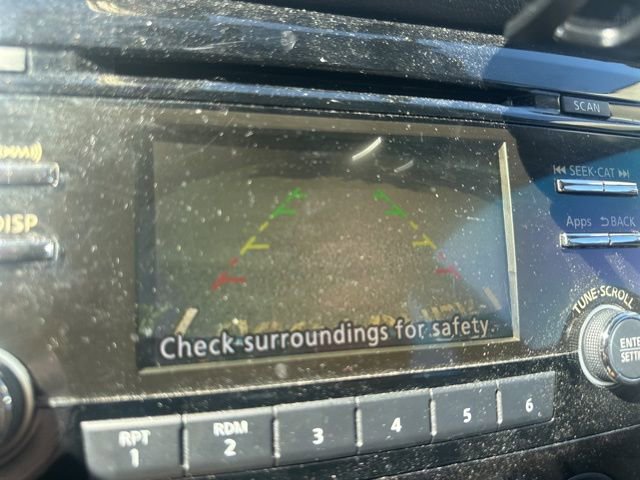 Used 2016 Nissan Rogue S image 9