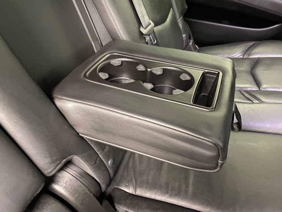Used 2019 Cadillac Escalade ESV Premium Luxury image 39