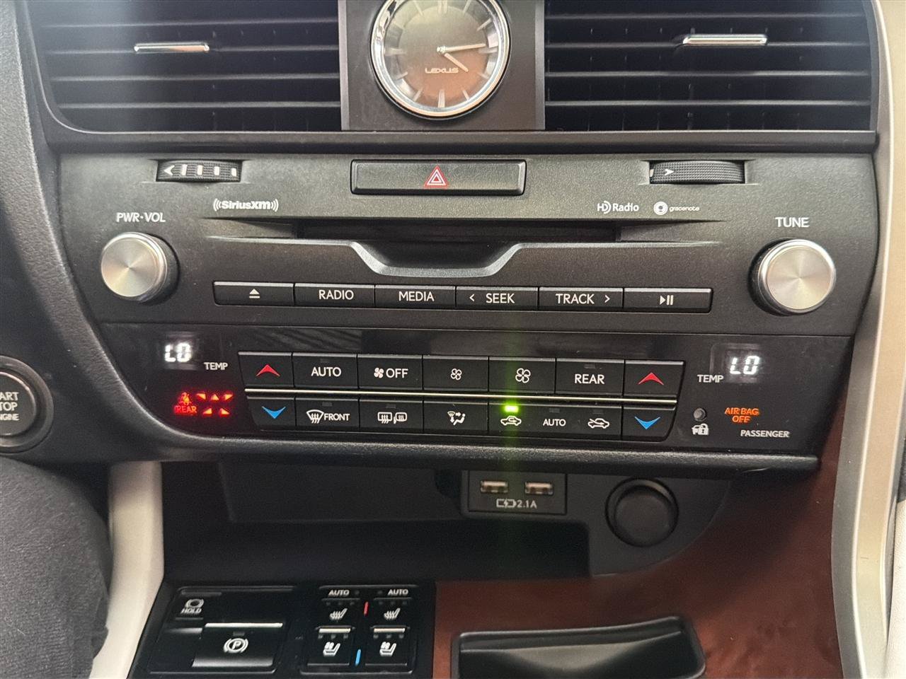 Used 2020 Lexus RX 350L Premium w/ Premium Package AWD/4WD image 30