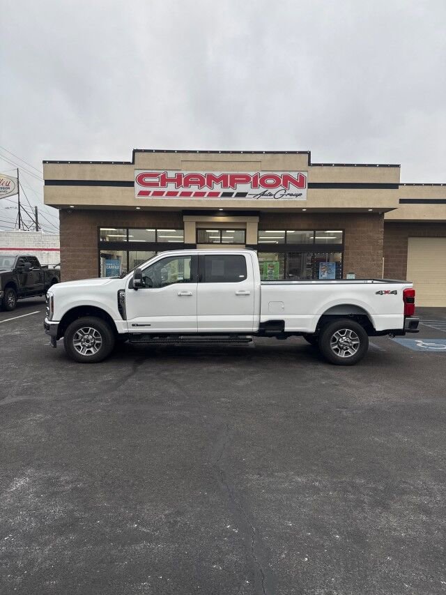 Used 2025 Ford F350 Lariat w/ Camper Package AWD/4WD image 2