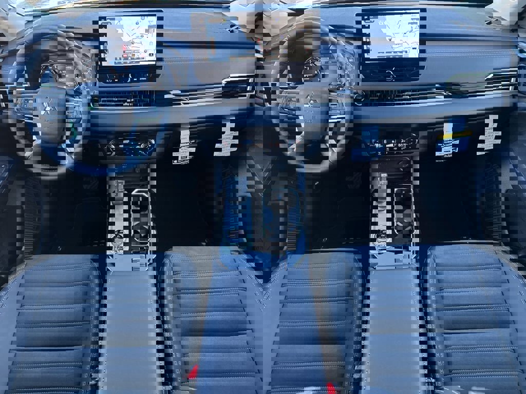 New 2025 Mitsubishi Outlander SE image 21