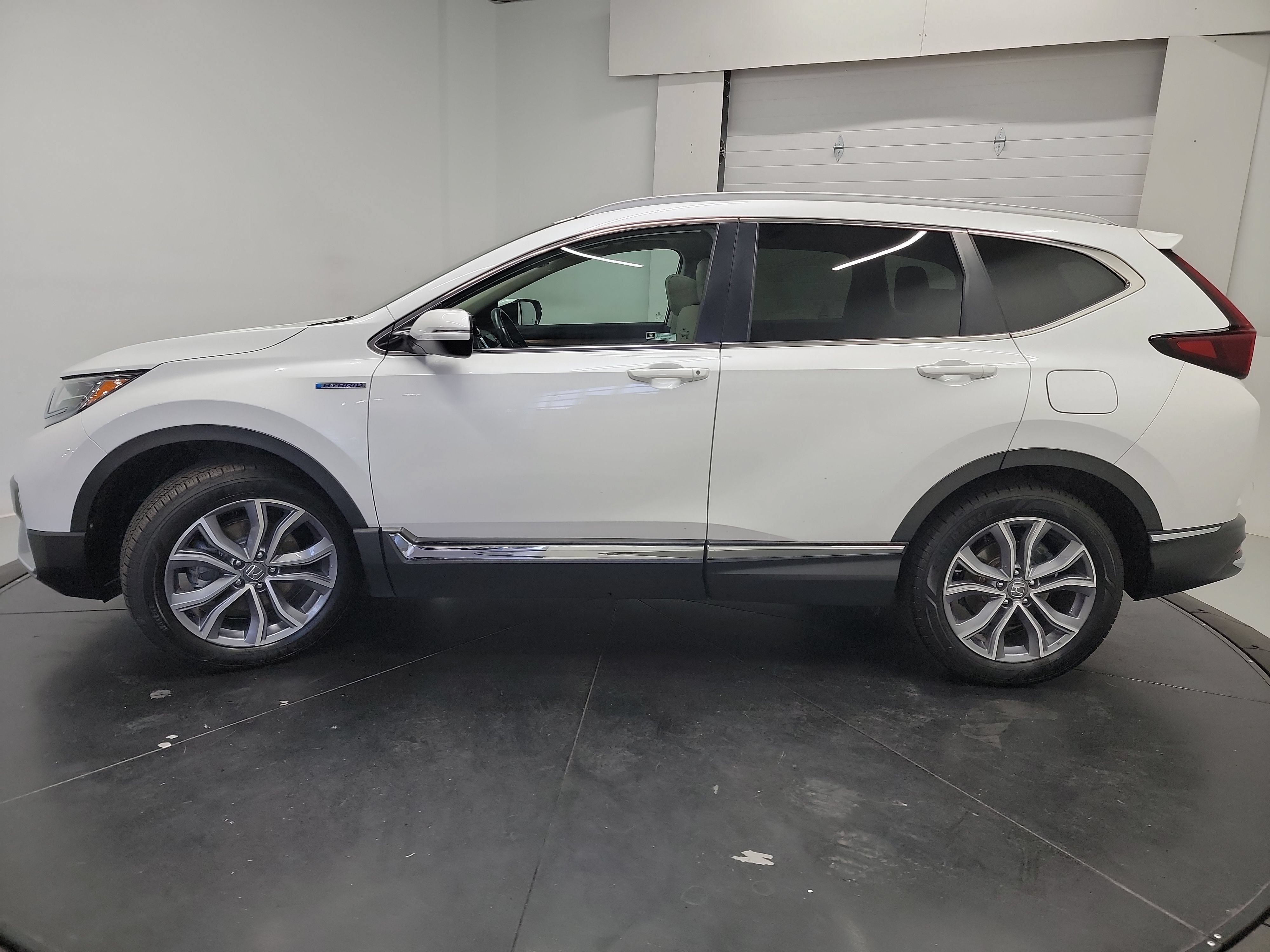 Used 2021 Honda CR-V Touring image 4