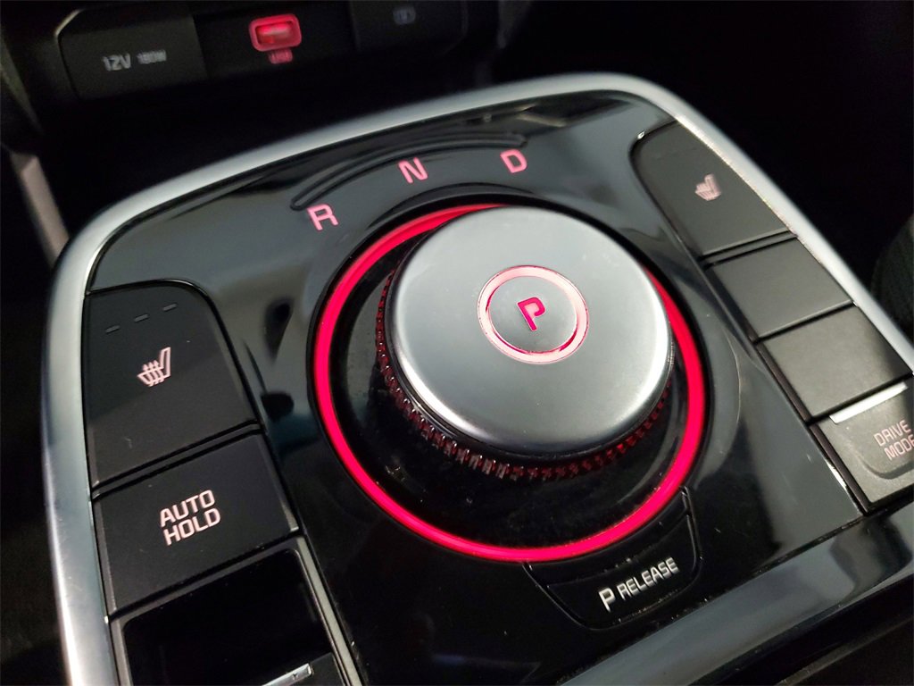 Used 2022 Kia Niro EX image 23