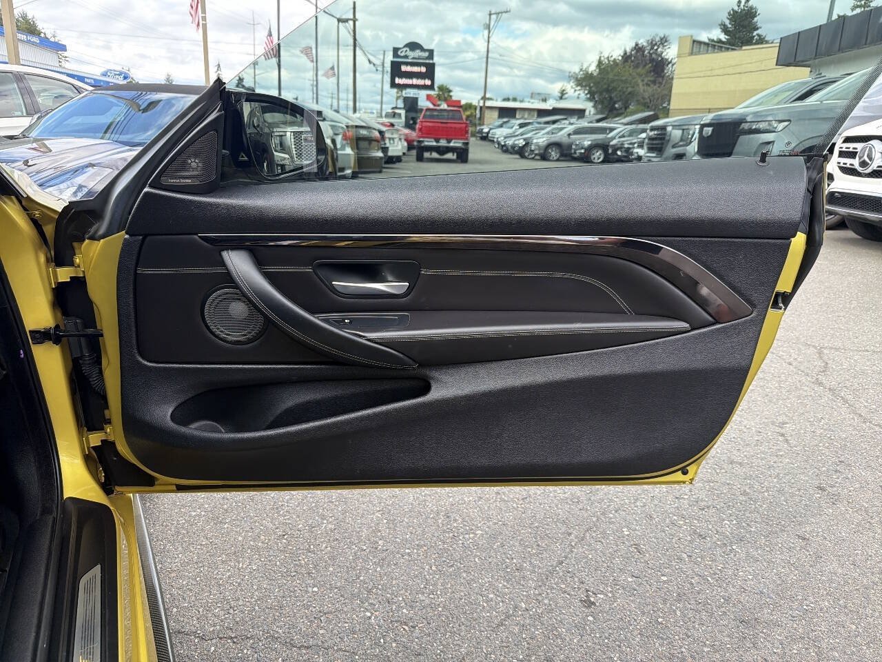 Used 2017 BMW M4 Coupe RWD image 26