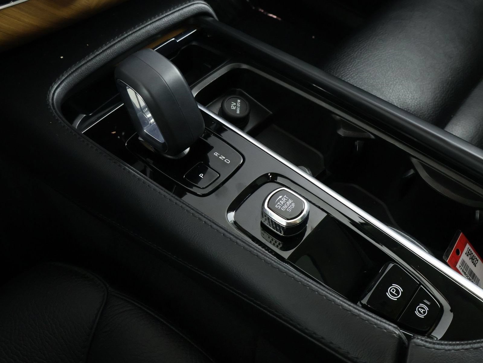 Certified 2023 Volvo XC90 T8 Plus AWD/4WD image 15