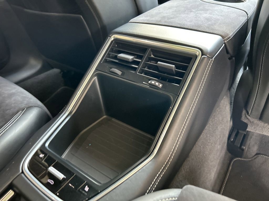 Used 2019 Porsche Panamera GTS image 33