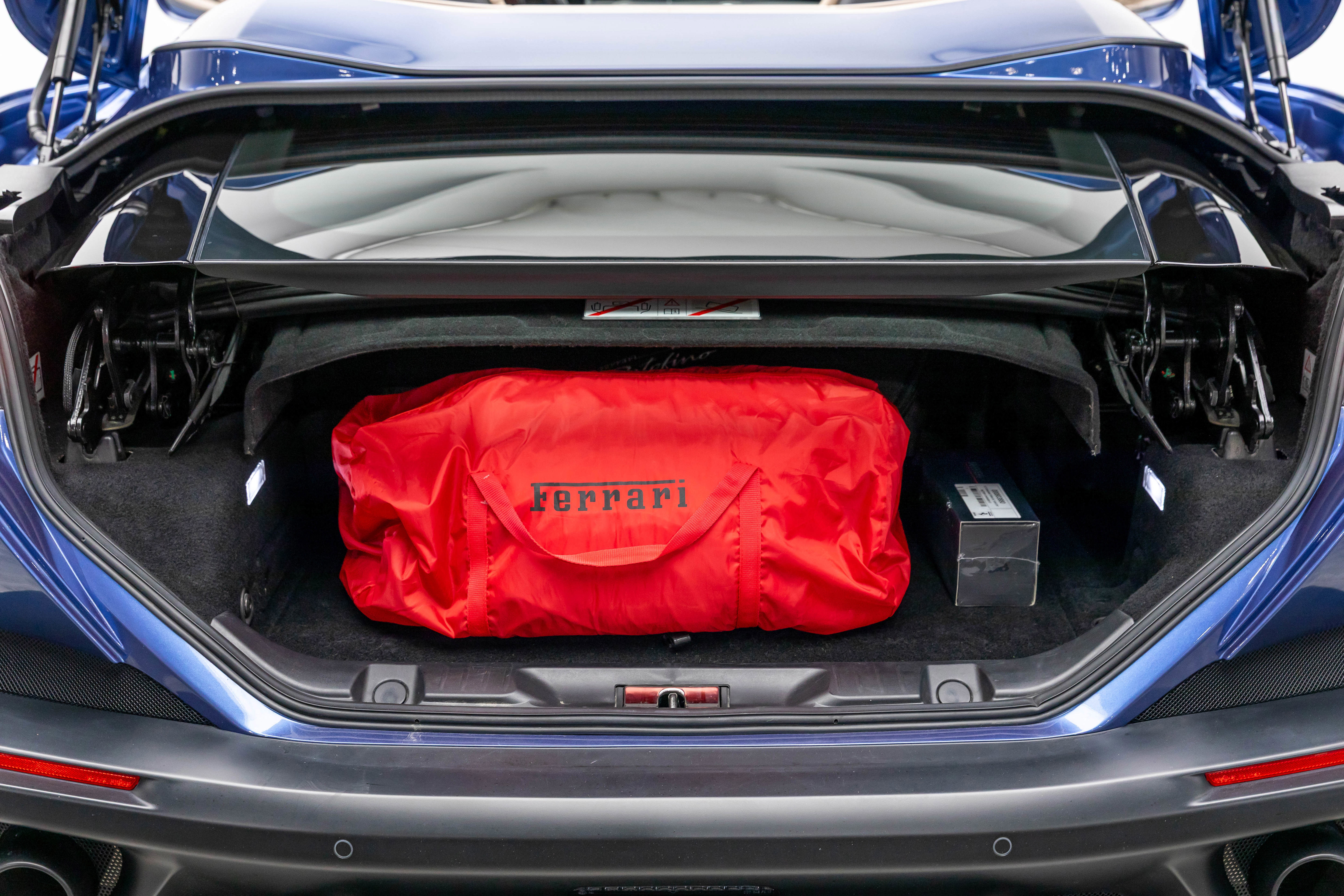 Certified 2019 Ferrari Portofino image 36