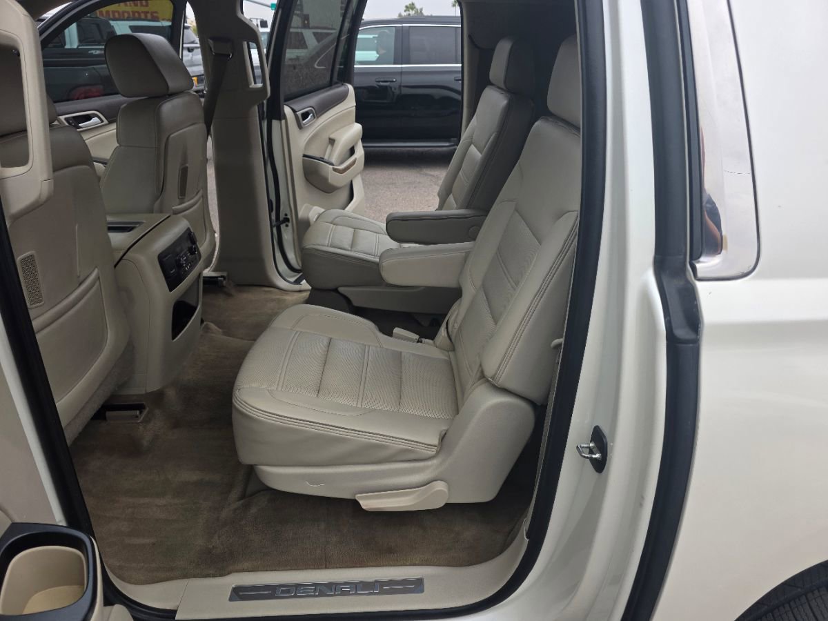 Used 2015 GMC Yukon XL Denali w/ Touring Package RWD image 20