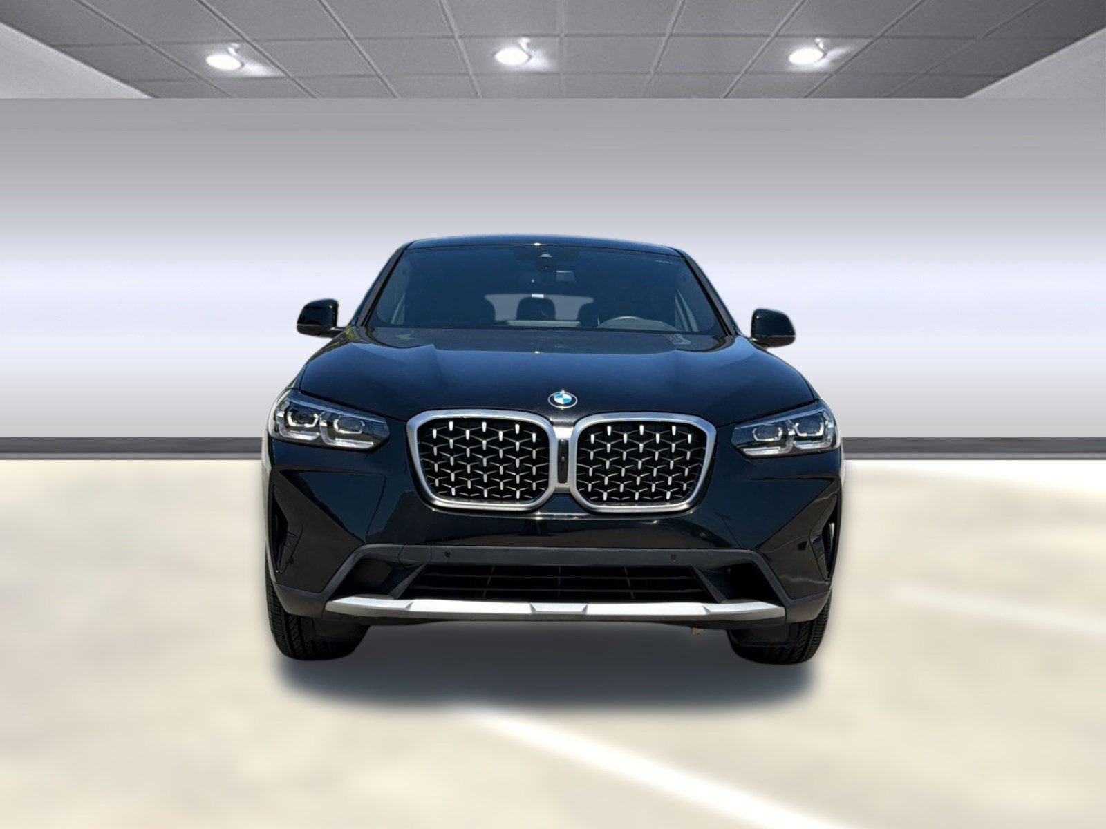 Certified 2025 BMW X4 xDrive30i image 4