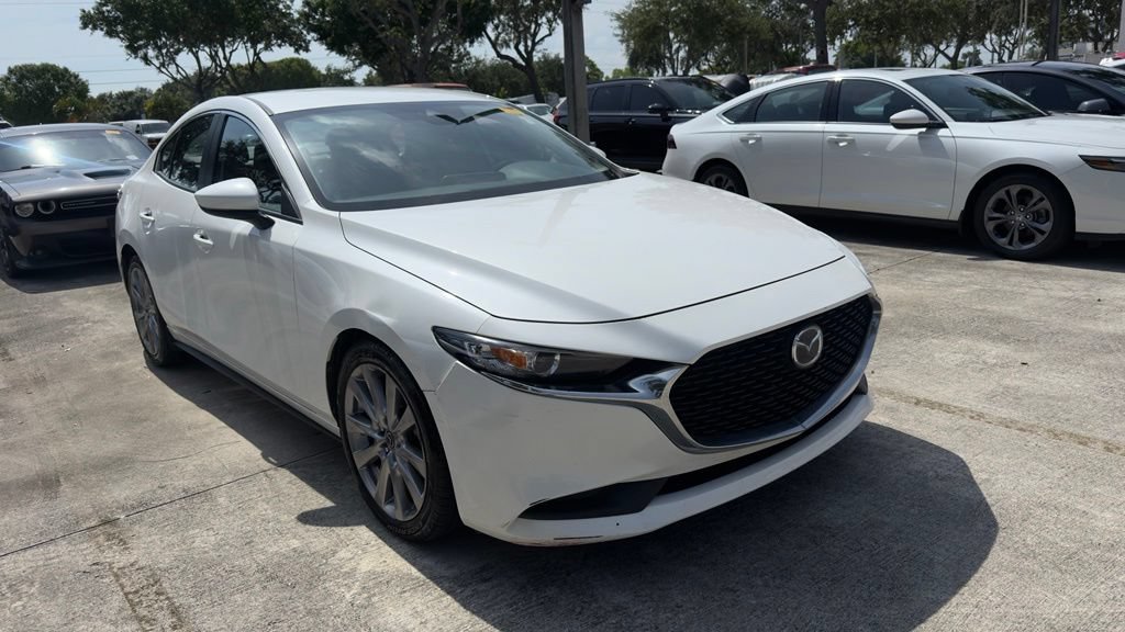 Used 2020 MAZDA MAZDA3 Sedan w/ Select Package FWD image 4