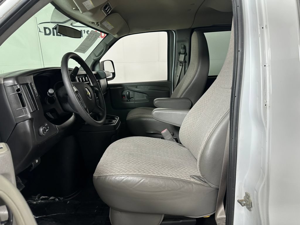 Used 2014 Chevrolet Express 2500 LT w/ LT Preferred Equipment Group RWD image 14