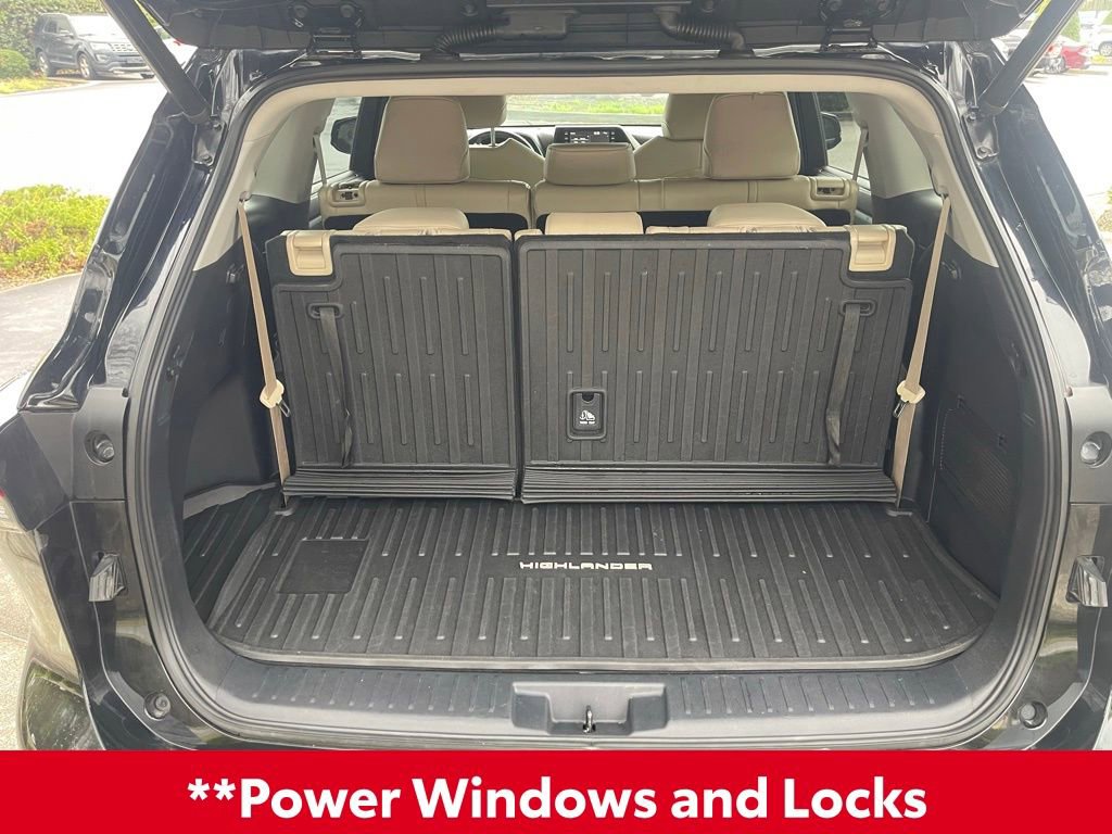 Used 2020 Toyota Highlander XLE image 16