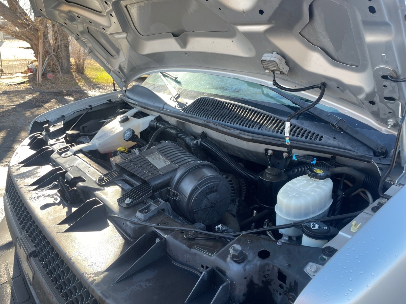 Used 2011 Chevrolet Express 2500 LS image 35