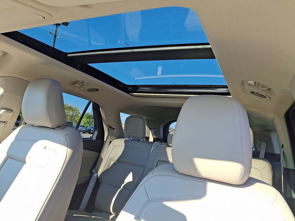 Certified 2023 Ford Explorer XLT w/ Equipment Group 202A image 15