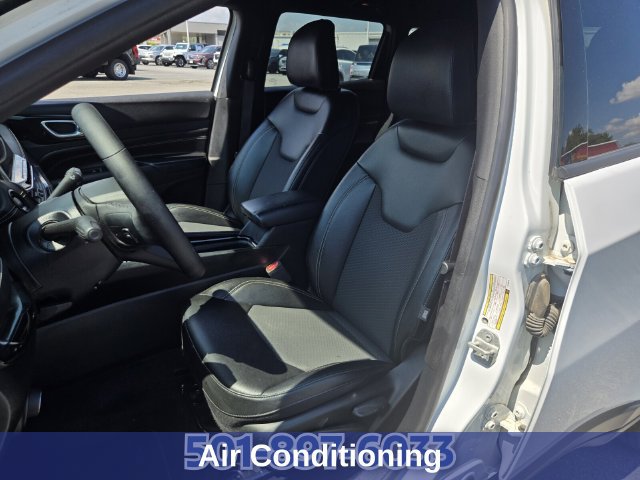 Used 2024 Jeep Compass Latitude w/ Altitude Special Edition AWD/4WD image 10