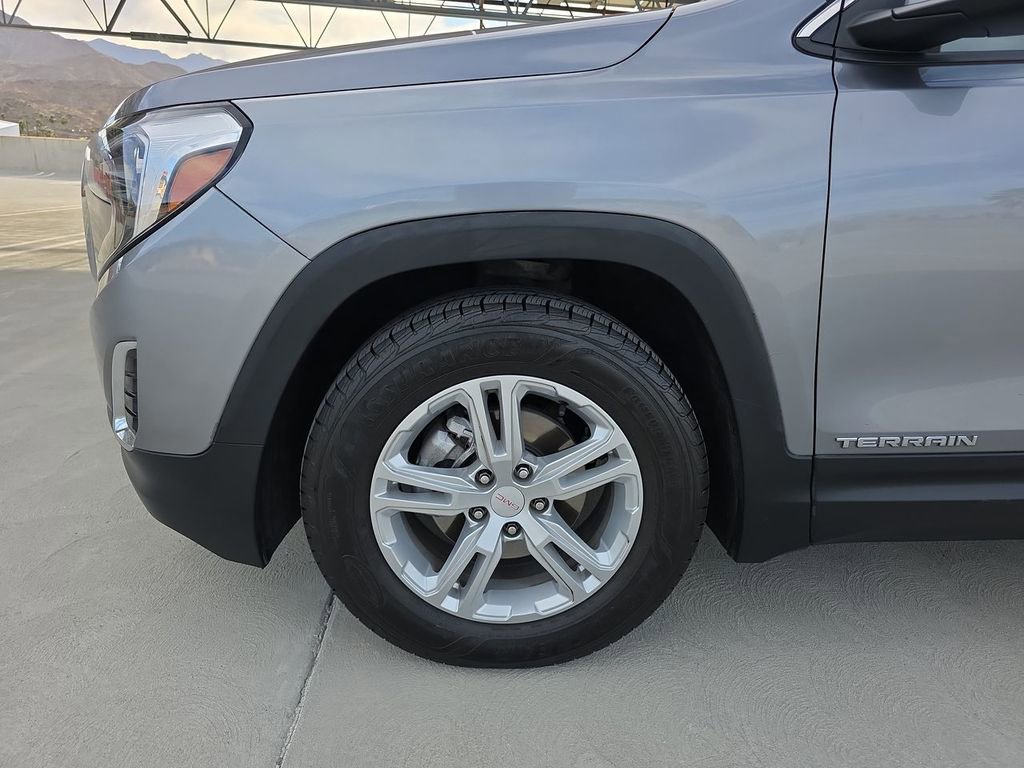 Used 2021 GMC Terrain SLE image 34