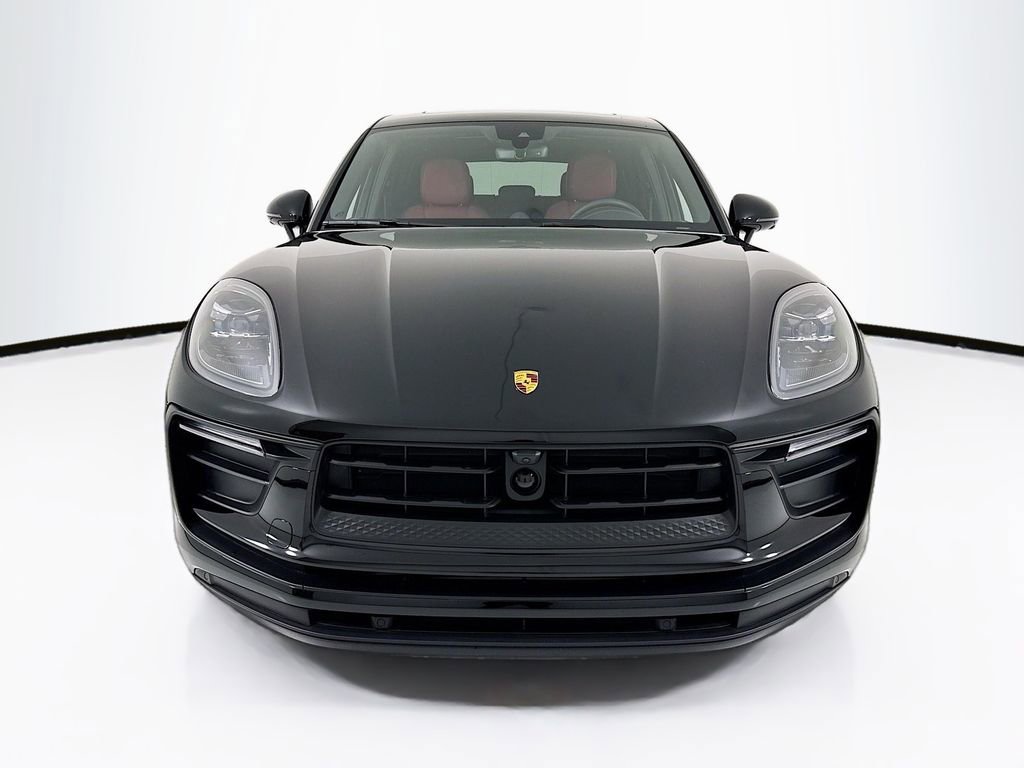 Certified 2025 Porsche Macan AWD/4WD image 6