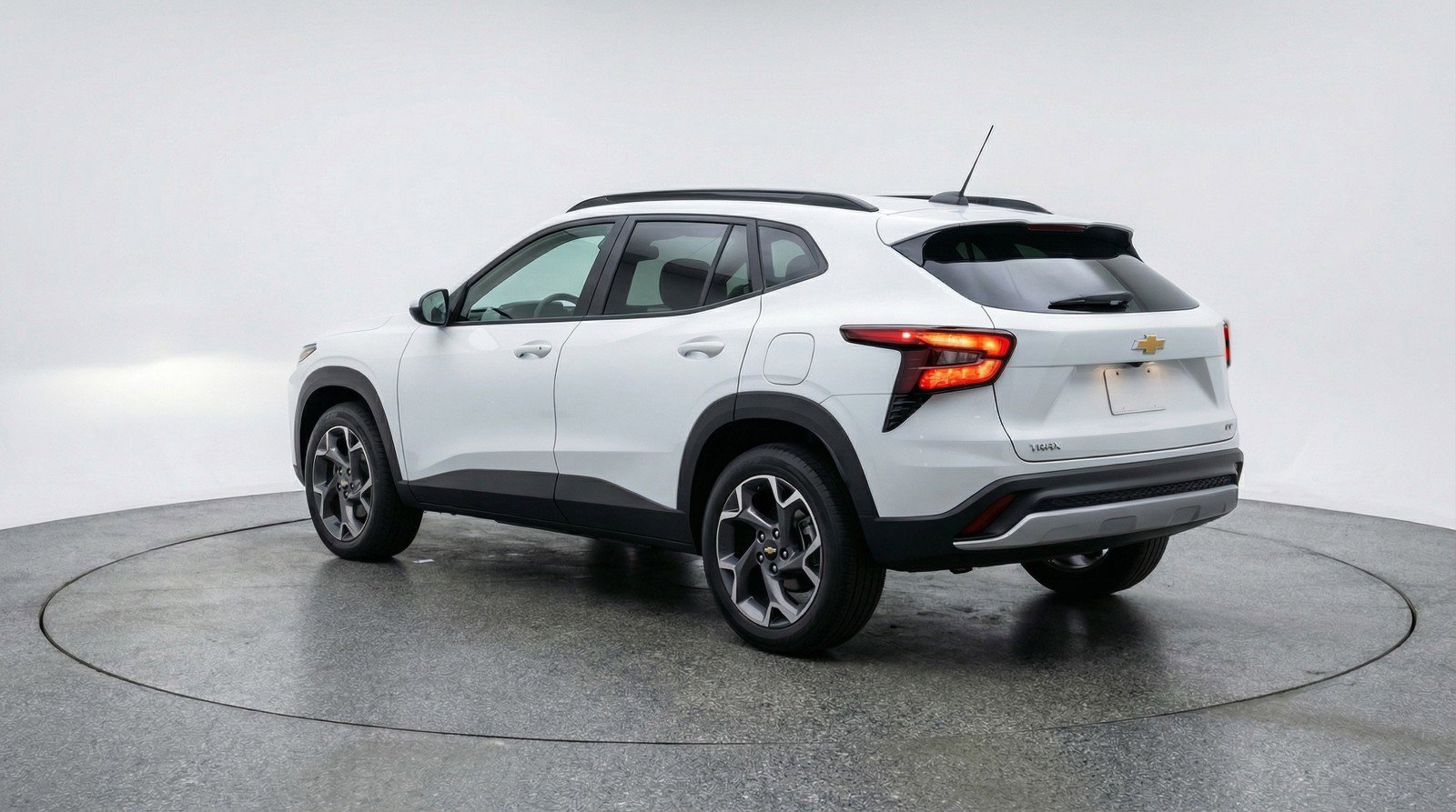 Used 2025 Chevrolet Trax LT image 6