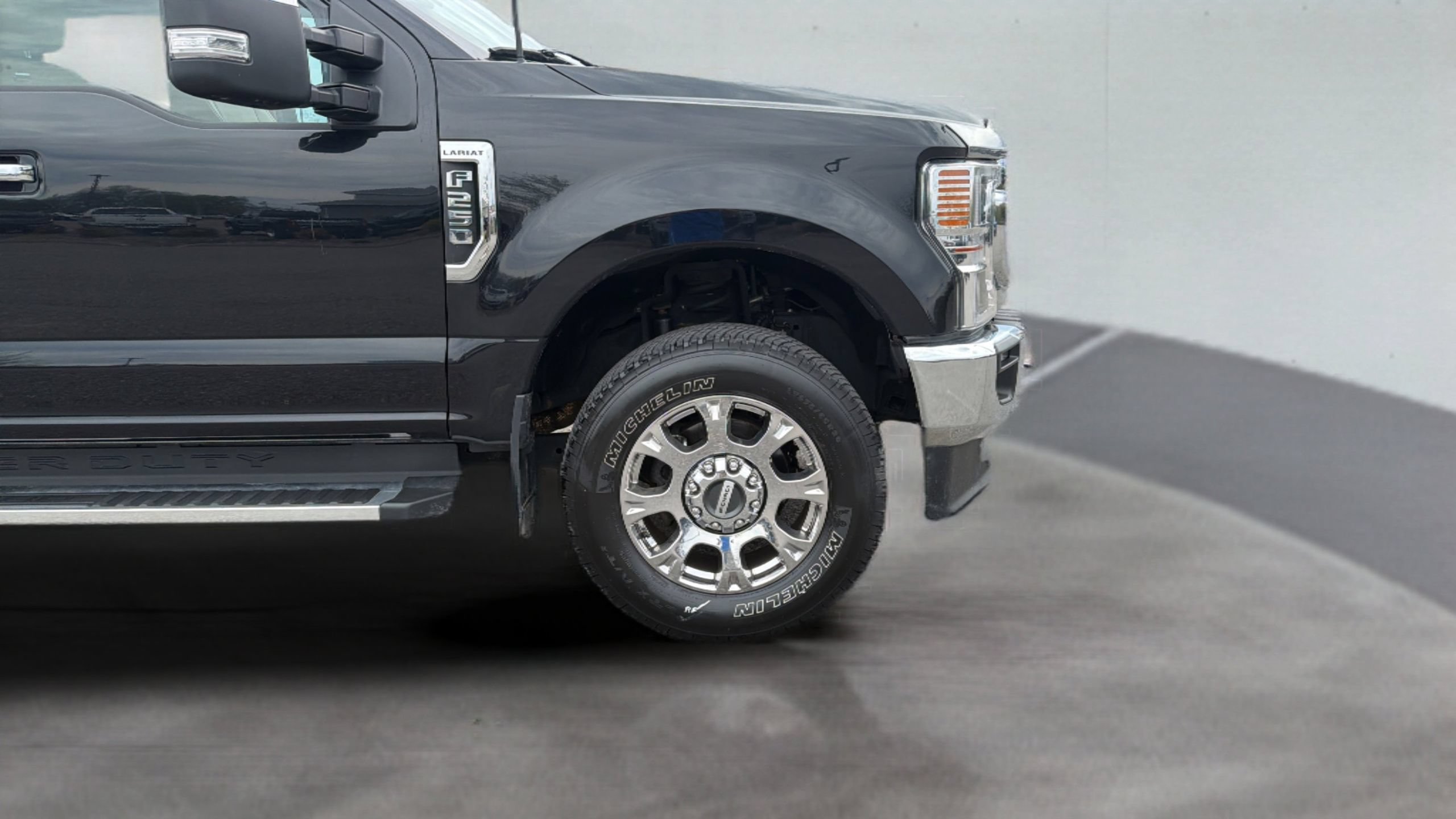 Used 2022 Ford F250 Lariat w/ Lariat Ultimate Package AWD/4WD image 29