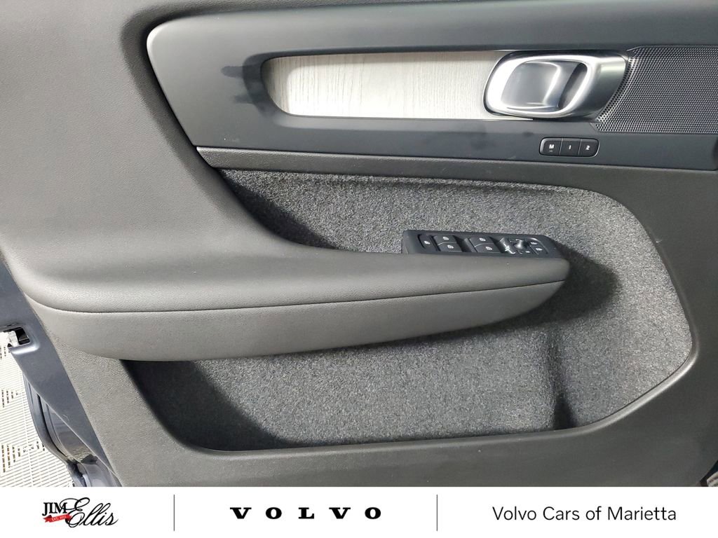 Used 2026 Volvo XC40 B5 Core w/ Climate Package image 20