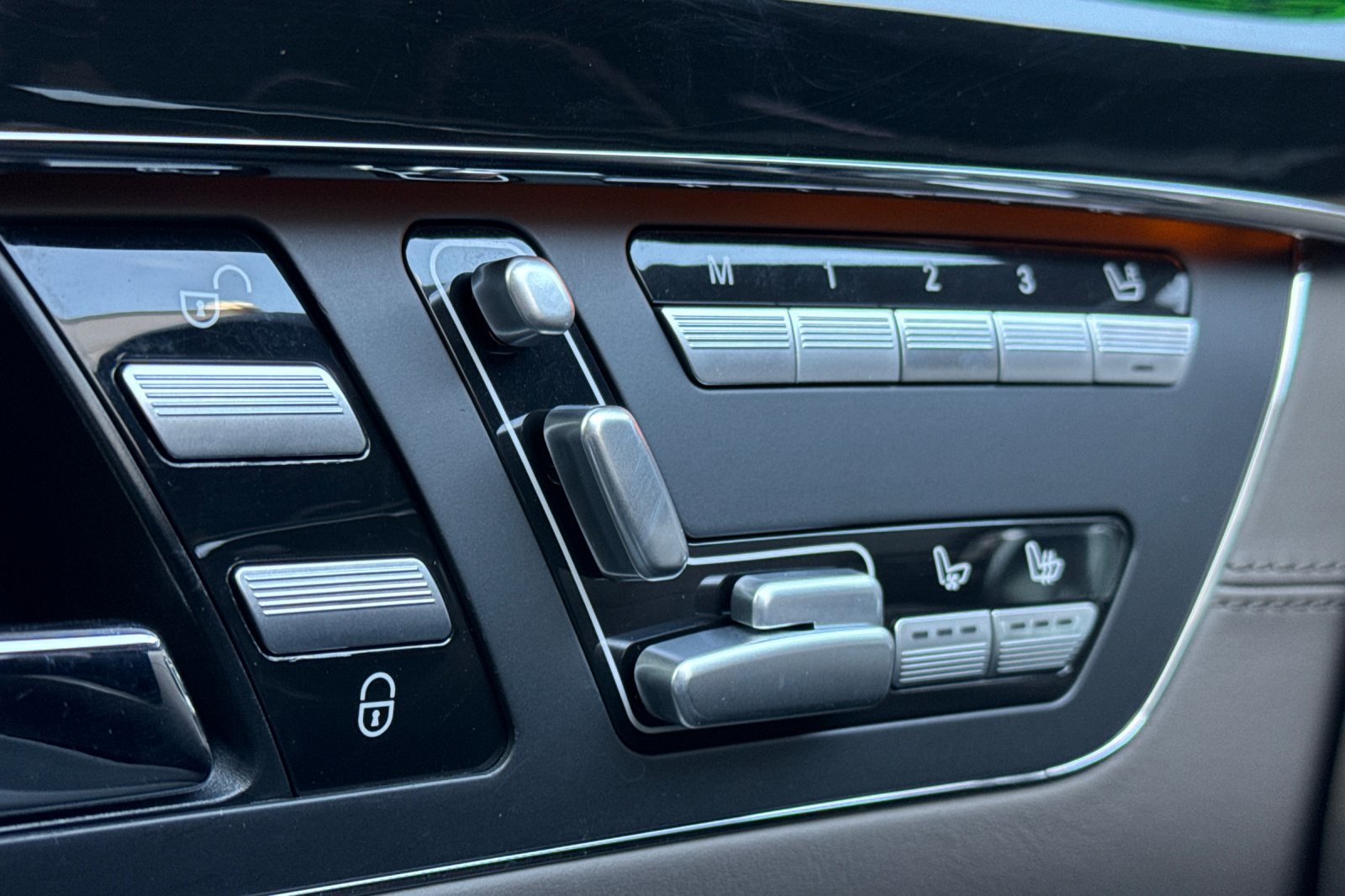 Used 2011 Mercedes-Benz S 63 AMG image 20