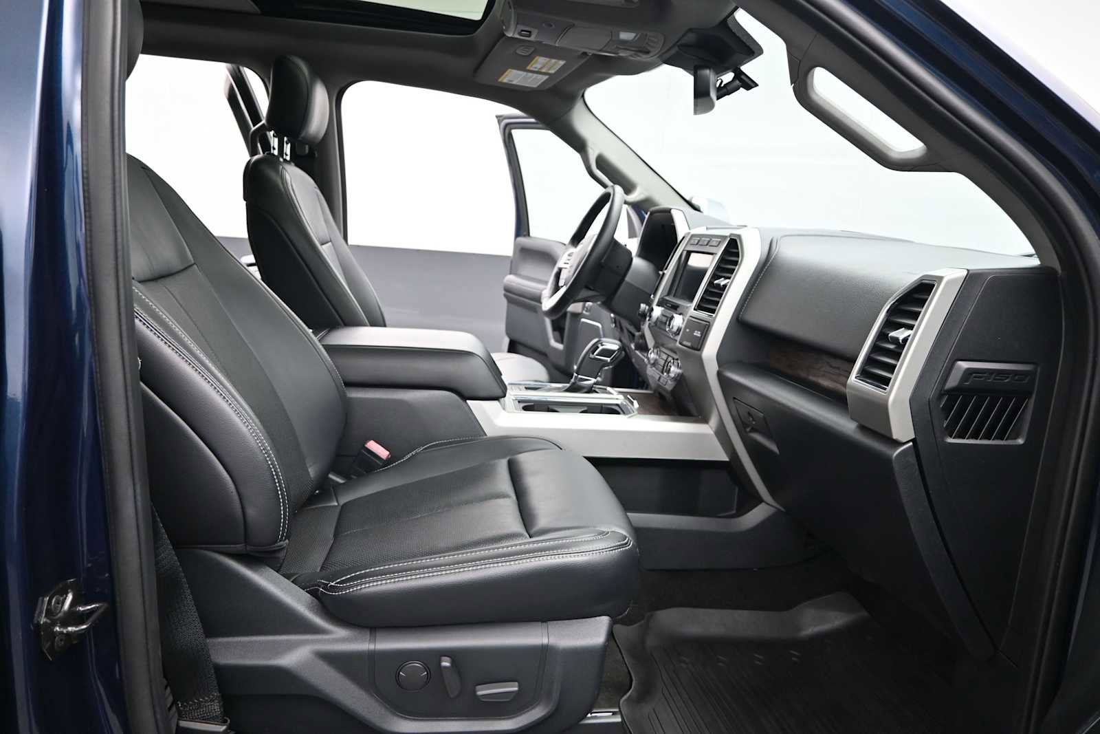 Used 2020 Ford F150 Lariat w/ Equipment Group 502A Luxury AWD/4WD image 20