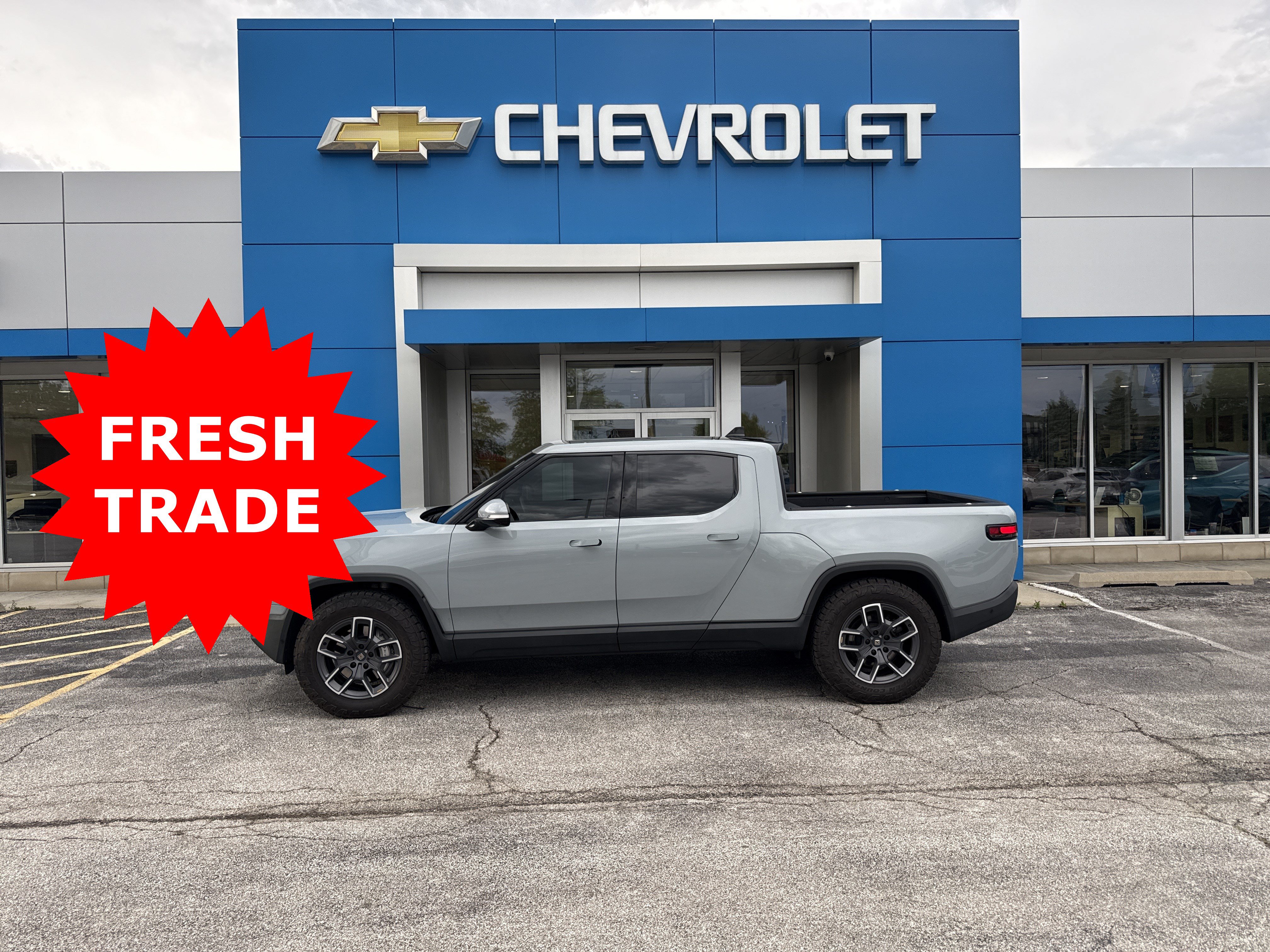 Used 2023 Rivian R1T Adventure AWD/4WD image 2