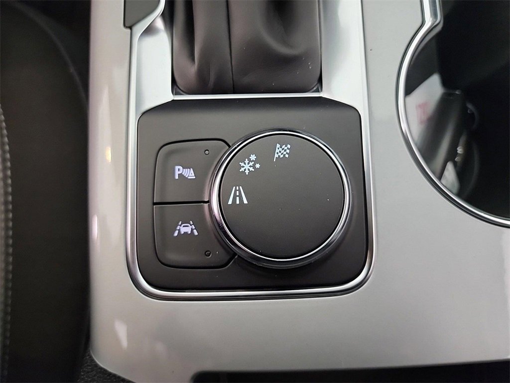 New 2025 Chevrolet Blazer LT w/ Midnight/Sport Edition image 19