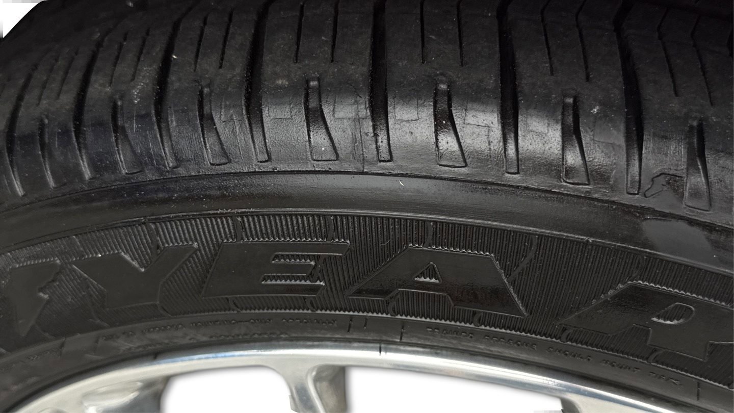Used 2009 Cadillac XLR RWD image 41