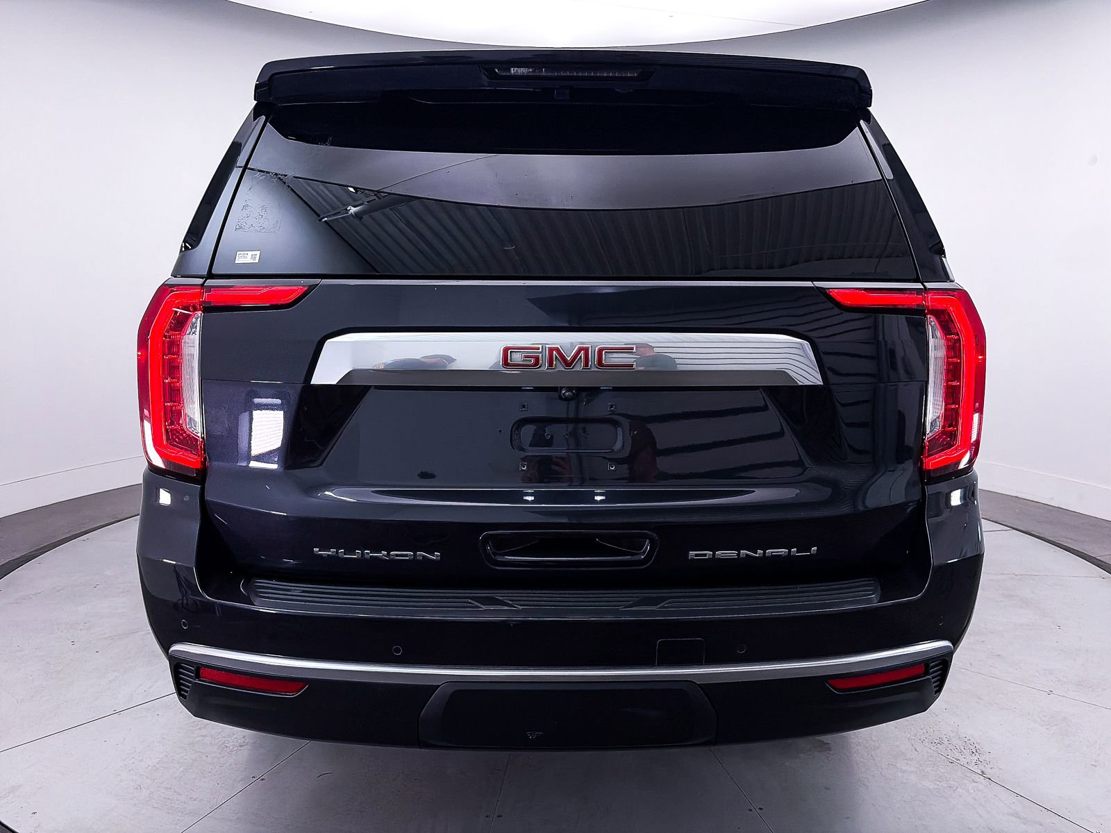 Used 2023 GMC Yukon XL Denali AWD/4WD image 17