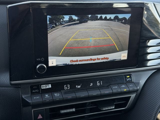 Certified 2025 Toyota Camry SE FWD image 17