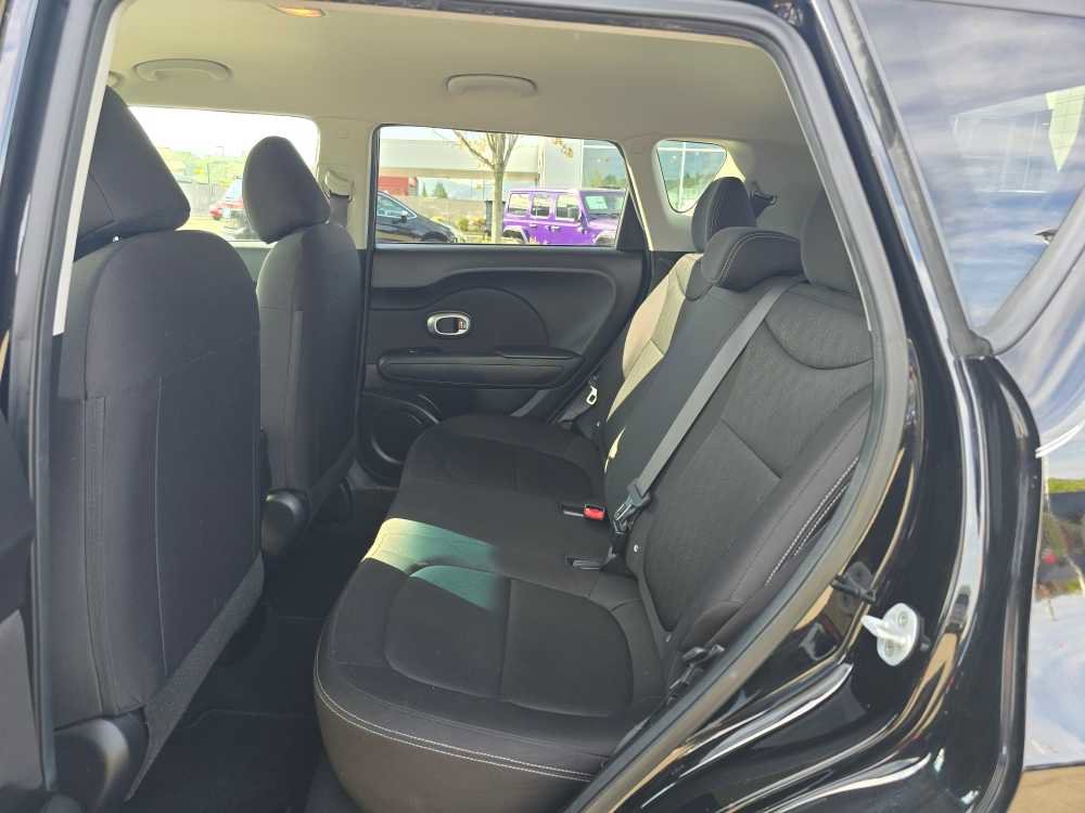 Used 2018 Kia Soul image 17
