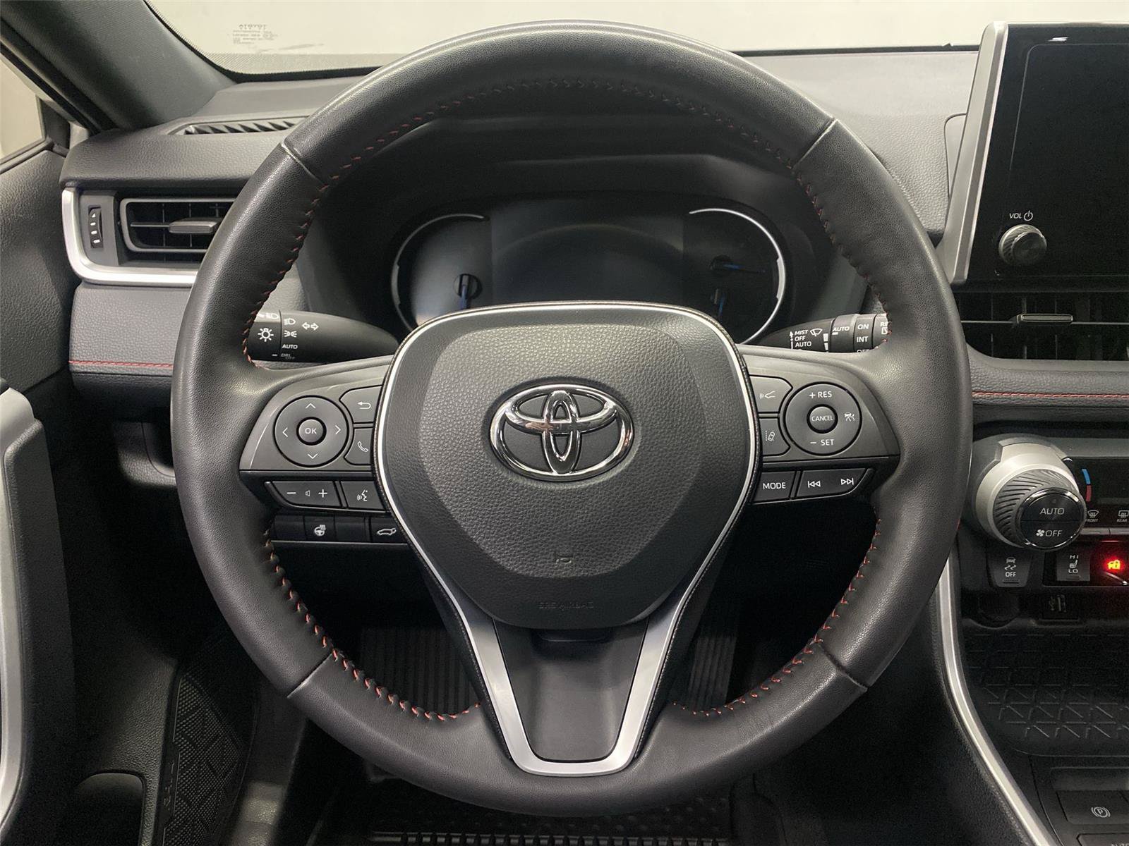 Used 2023 Toyota RAV4 SE w/ Weather & Moonroof Package AWD/4WD image 15