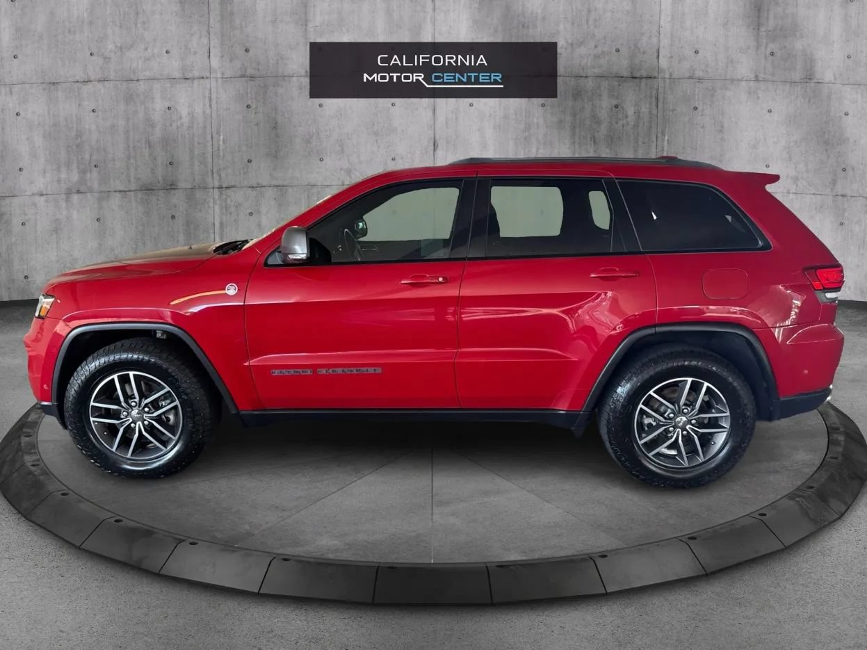 Used 2018 Jeep Grand Cherokee Trailhawk w/ Trailhawk Luxury Group AWD/4WD image 8