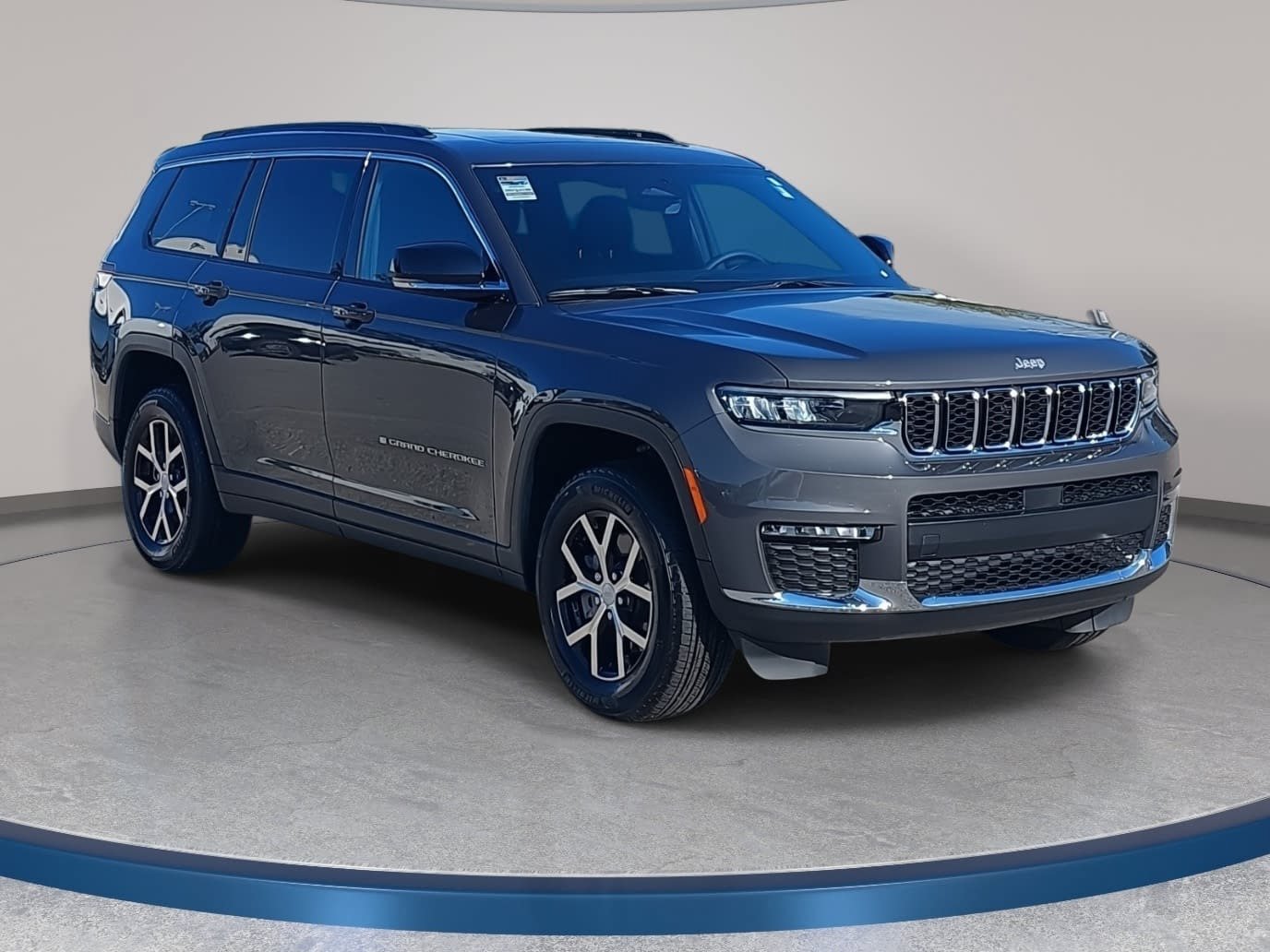 Used 2025 Jeep Grand Cherokee L Limited AWD/4WD image 3