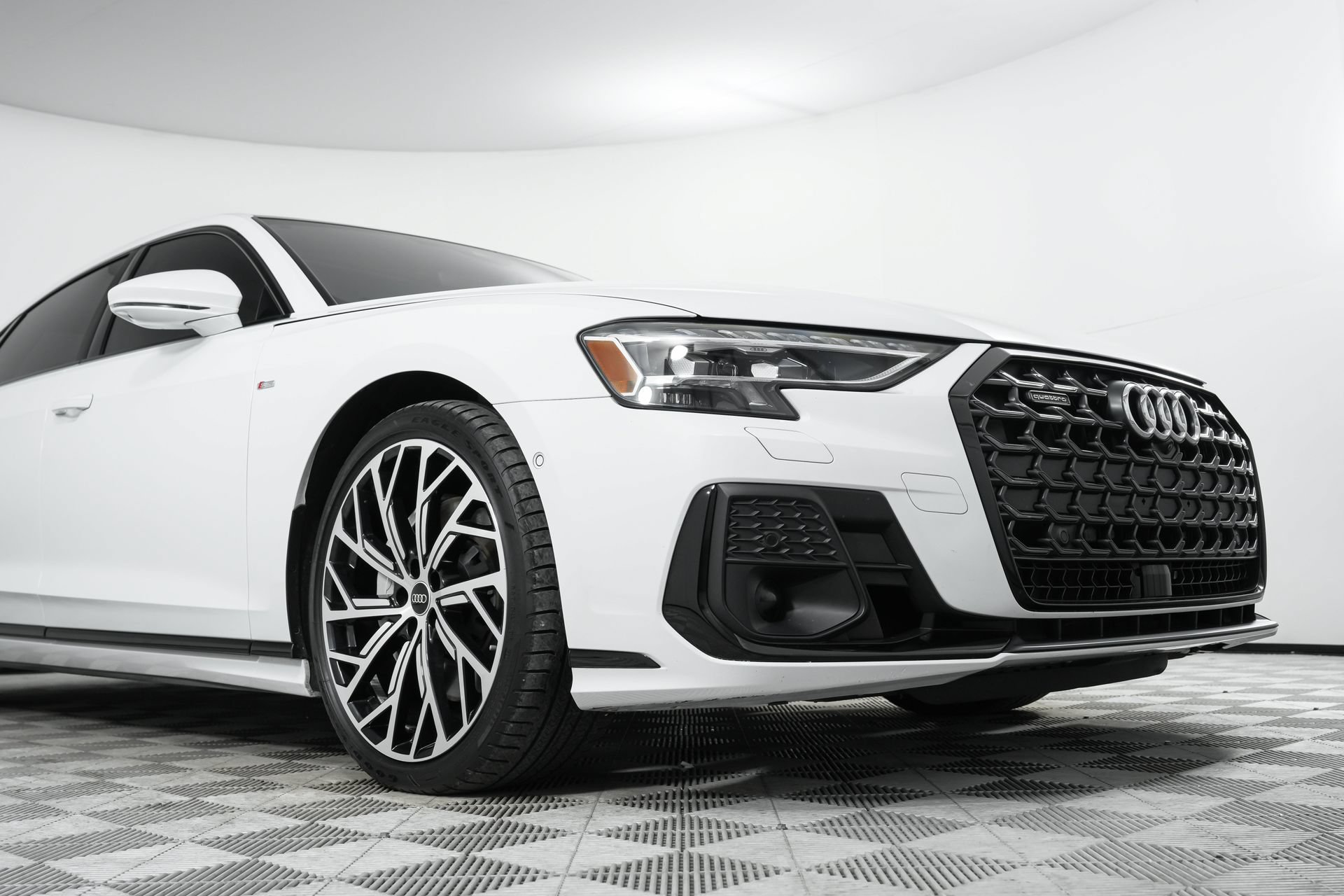 Used 2023 Audi A8 L 3.0T w/ Luxury Package AWD/4WD image 43