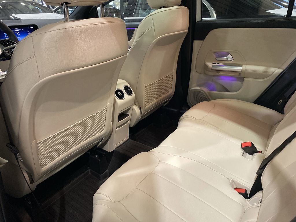 Certified 2025 Mercedes-Benz GLA 250 image 2