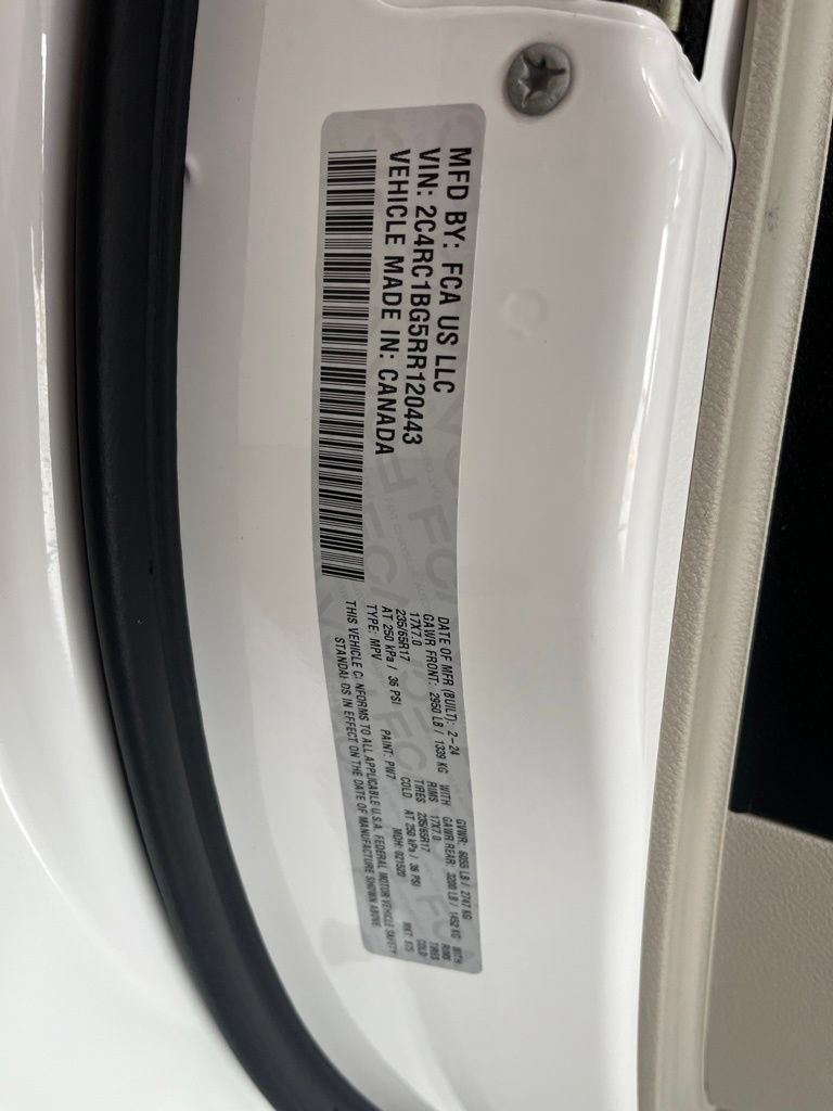 Used 2024 Chrysler Pacifica Touring-L FWD image 78
