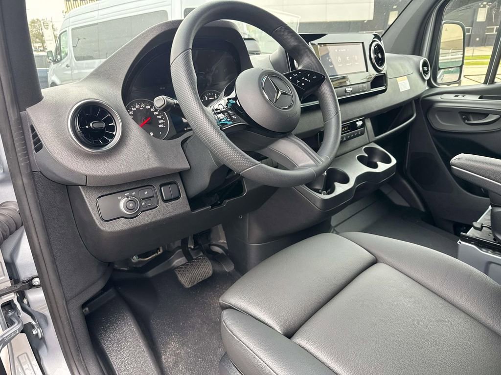 New 2025 Mercedes-Benz Sprinter 2500 image 9