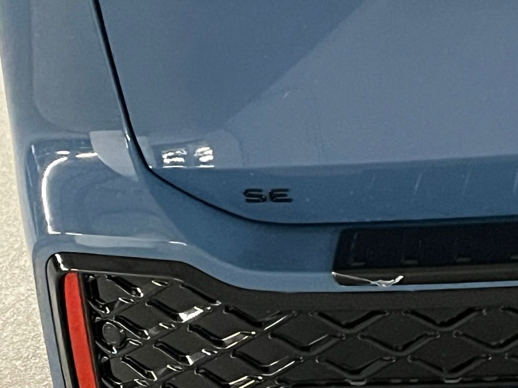 New 2025 Volkswagen Tiguan SE R-Line image 36