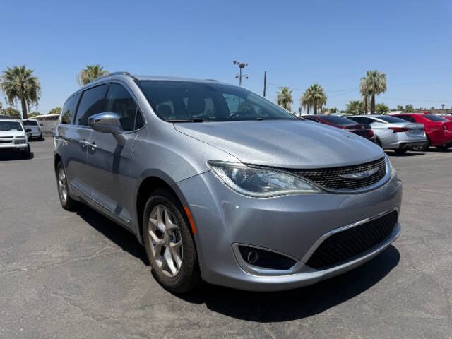 Used 2017 Chrysler Pacifica Limited w/ UConnect Theater Package