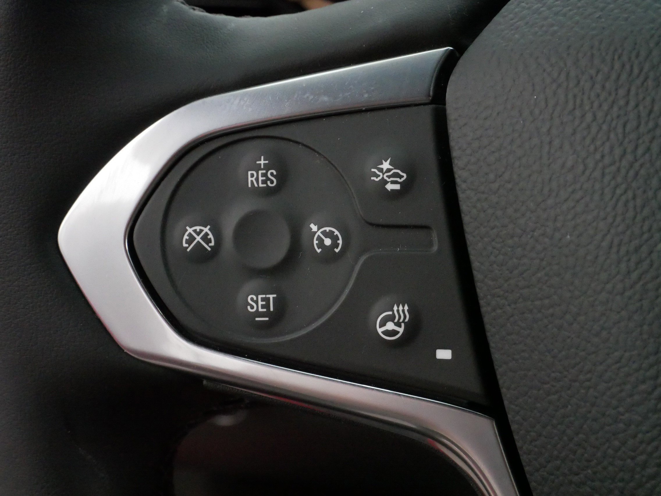 Used 2023 Chevrolet Traverse Premier image 25